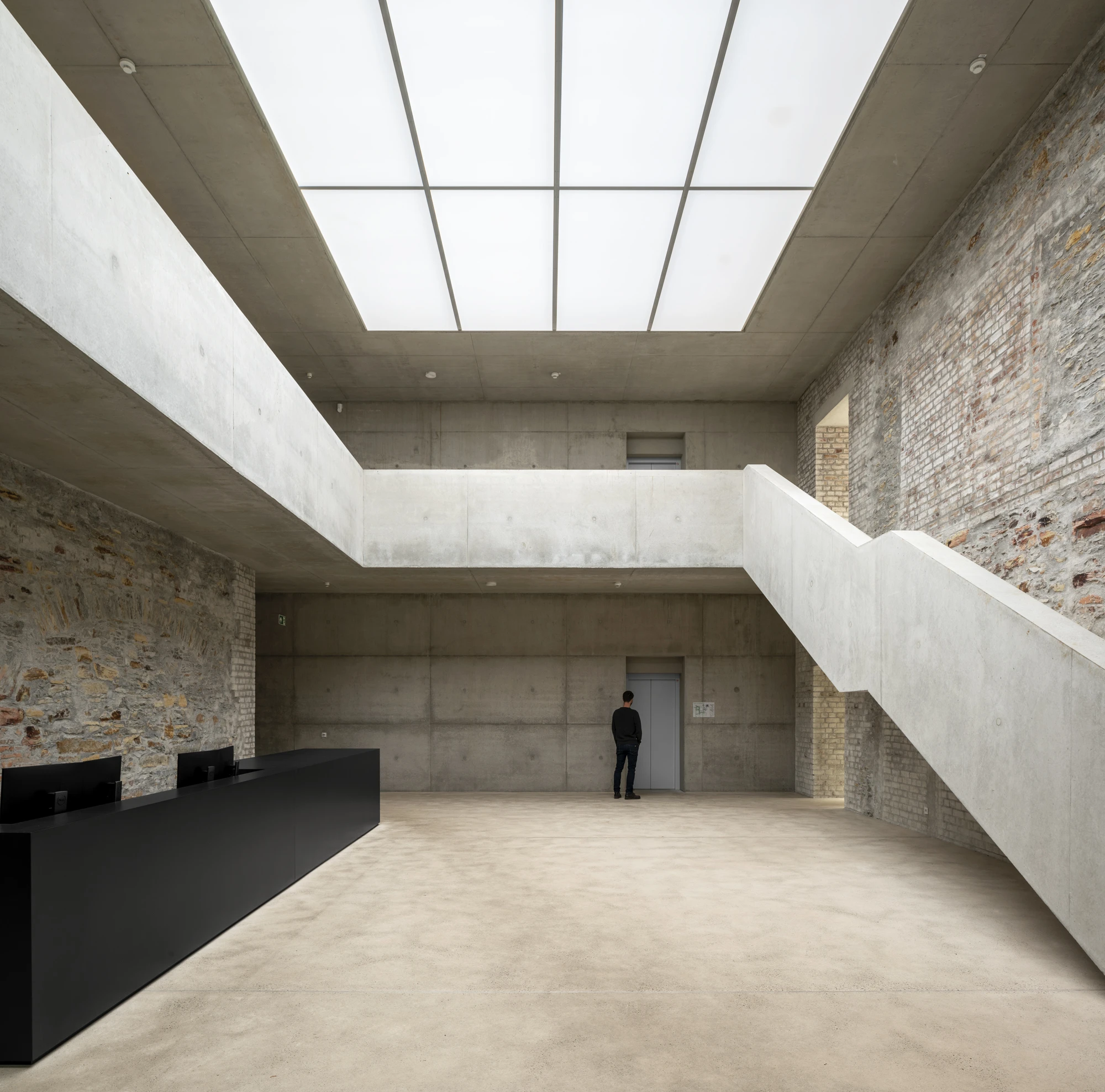 Main hall in Jacoby Studios in Paderborn, Germany | David Chipperfield, architects | © Jesús Granada, architectural photographer