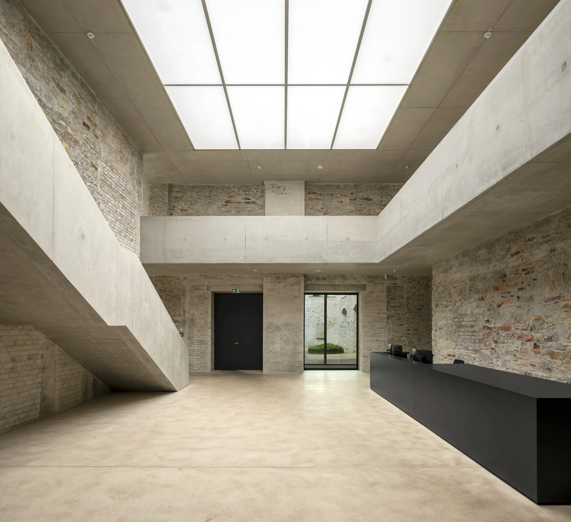 Main hall in Jacoby Studios in Paderborn, Germany | David Chipperfield, architects | © Jesús Granada, architectural photographer